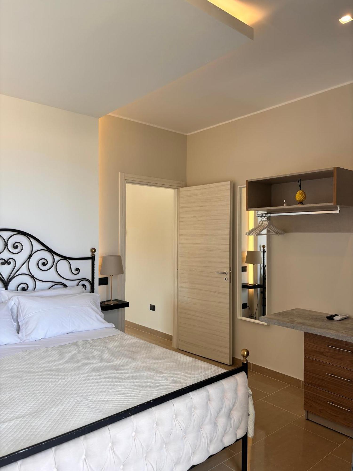 Ig - "Villa Don Antonio" Apartments Giardini Naxos Ngoại thất bức ảnh