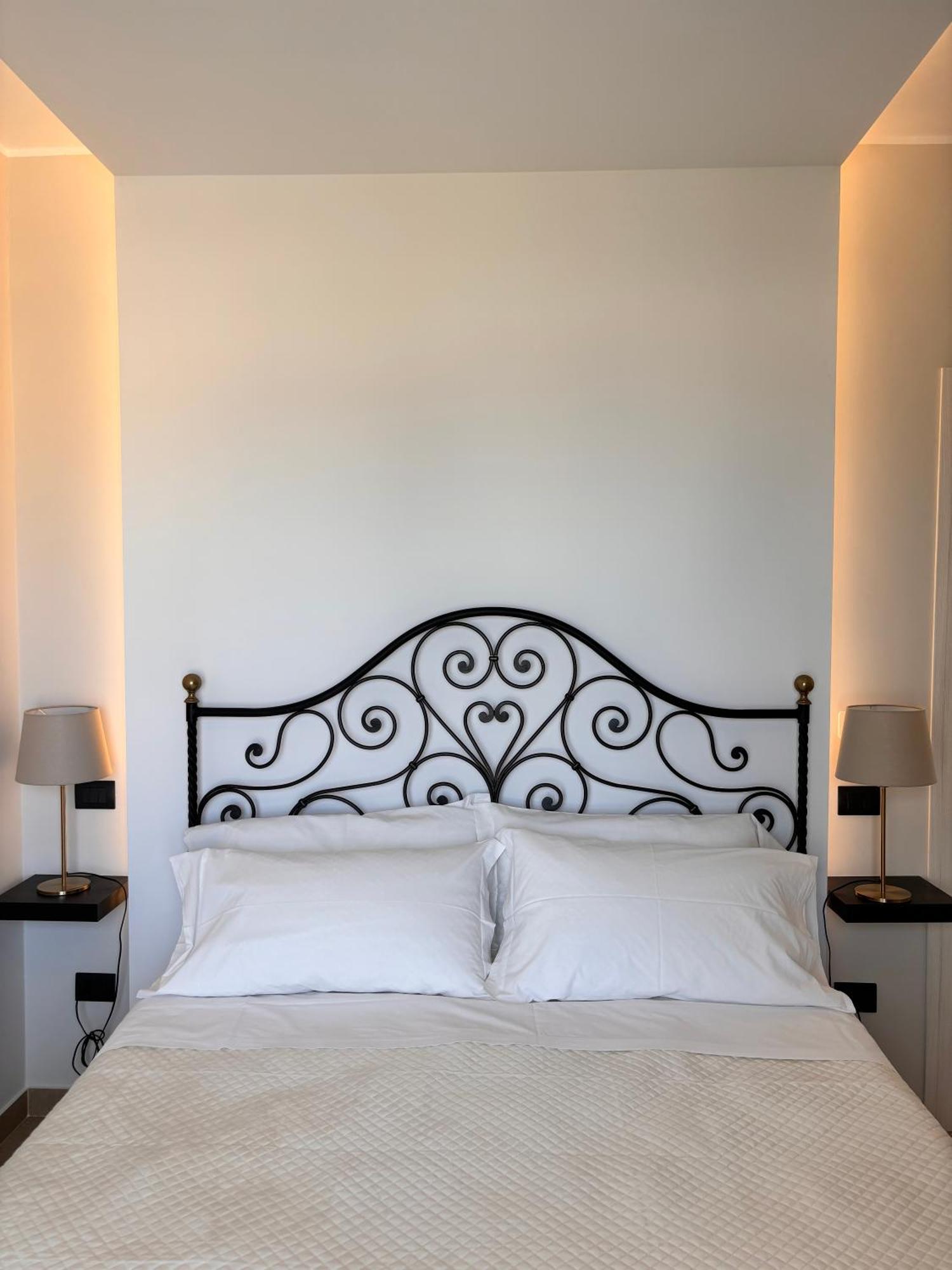 Ig - "Villa Don Antonio" Apartments Giardini Naxos Ngoại thất bức ảnh
