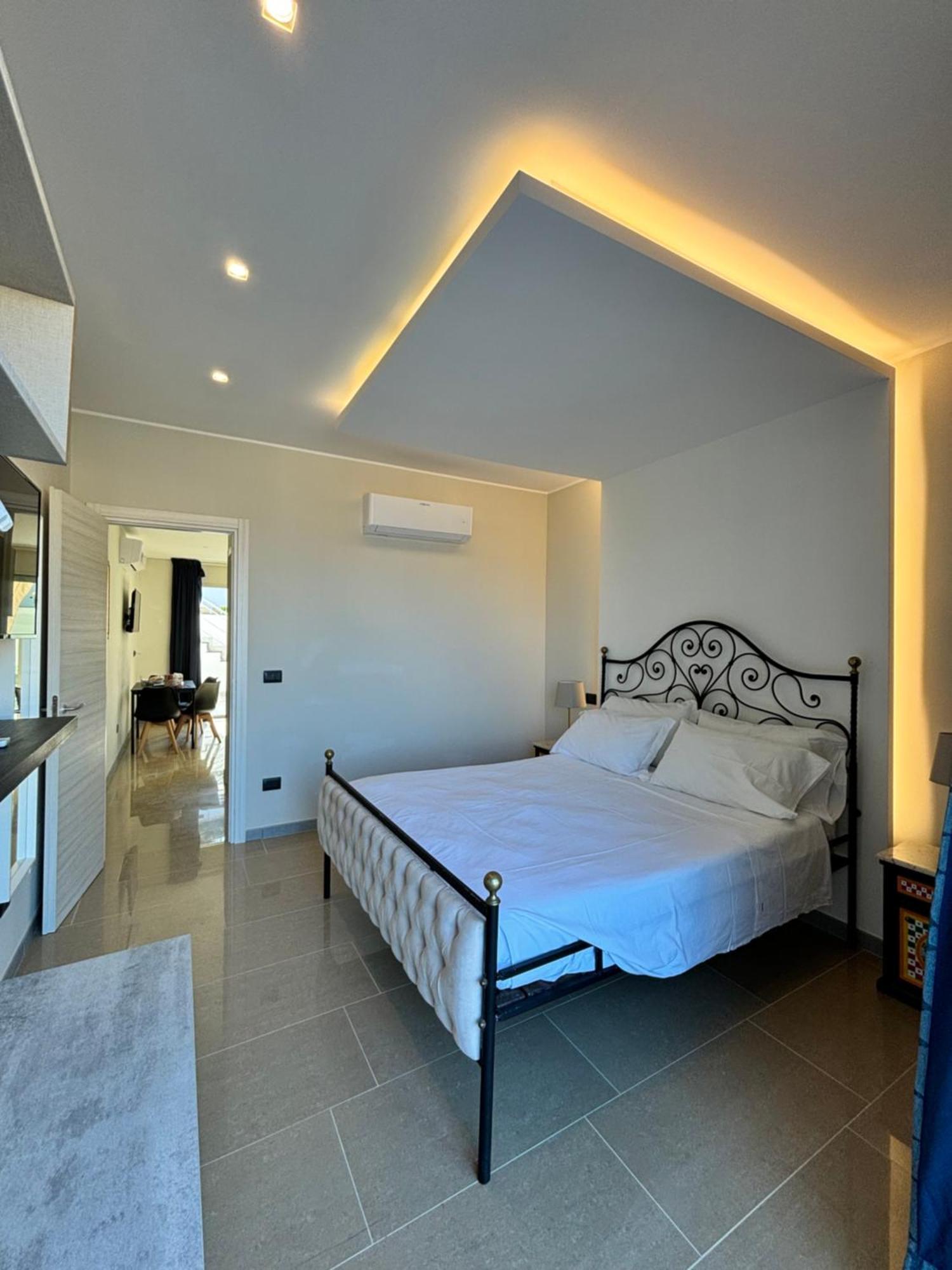 Ig - "Villa Don Antonio" Apartments Giardini Naxos Ngoại thất bức ảnh