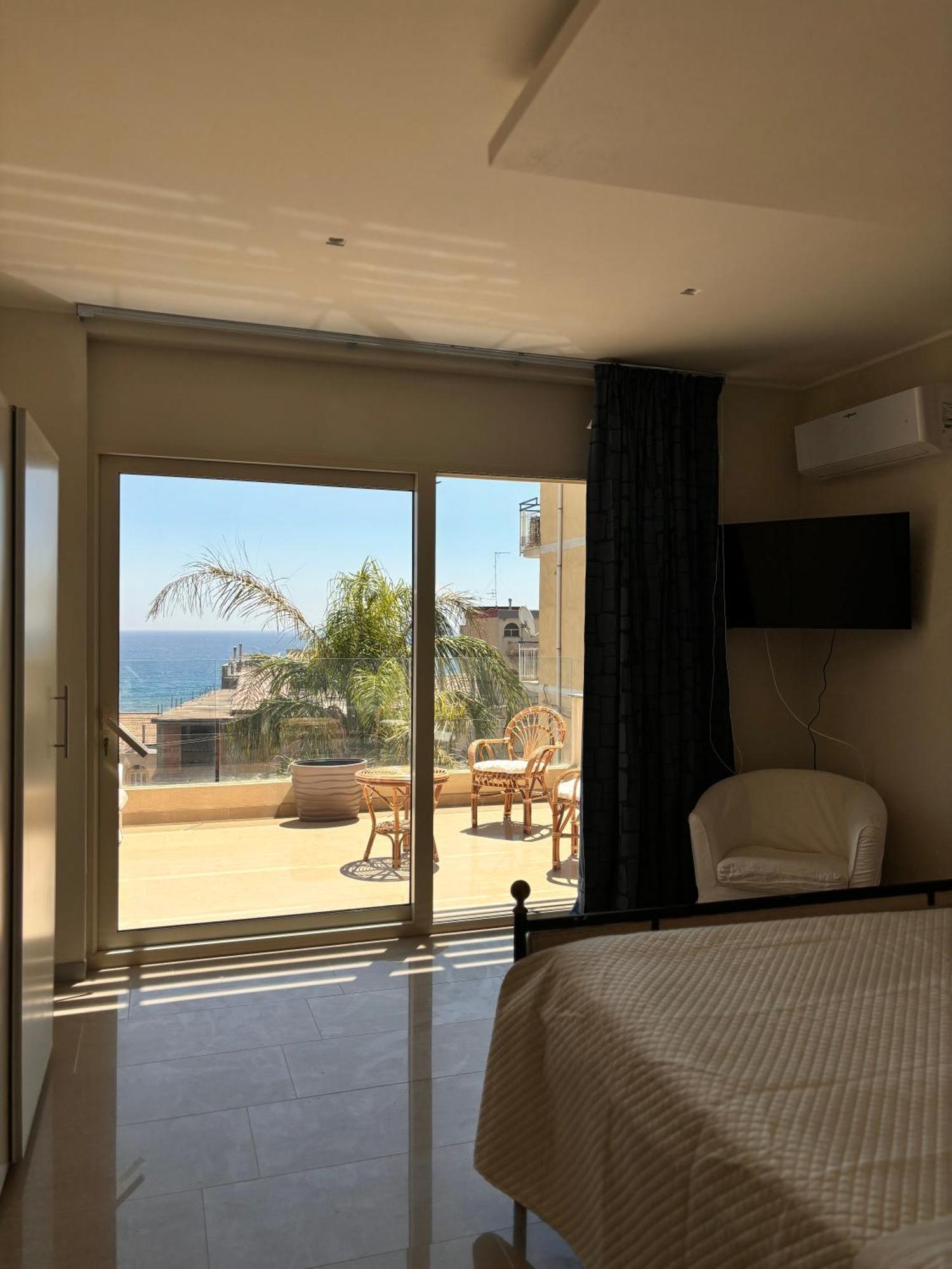 Ig - "Villa Don Antonio" Apartments Giardini Naxos Ngoại thất bức ảnh